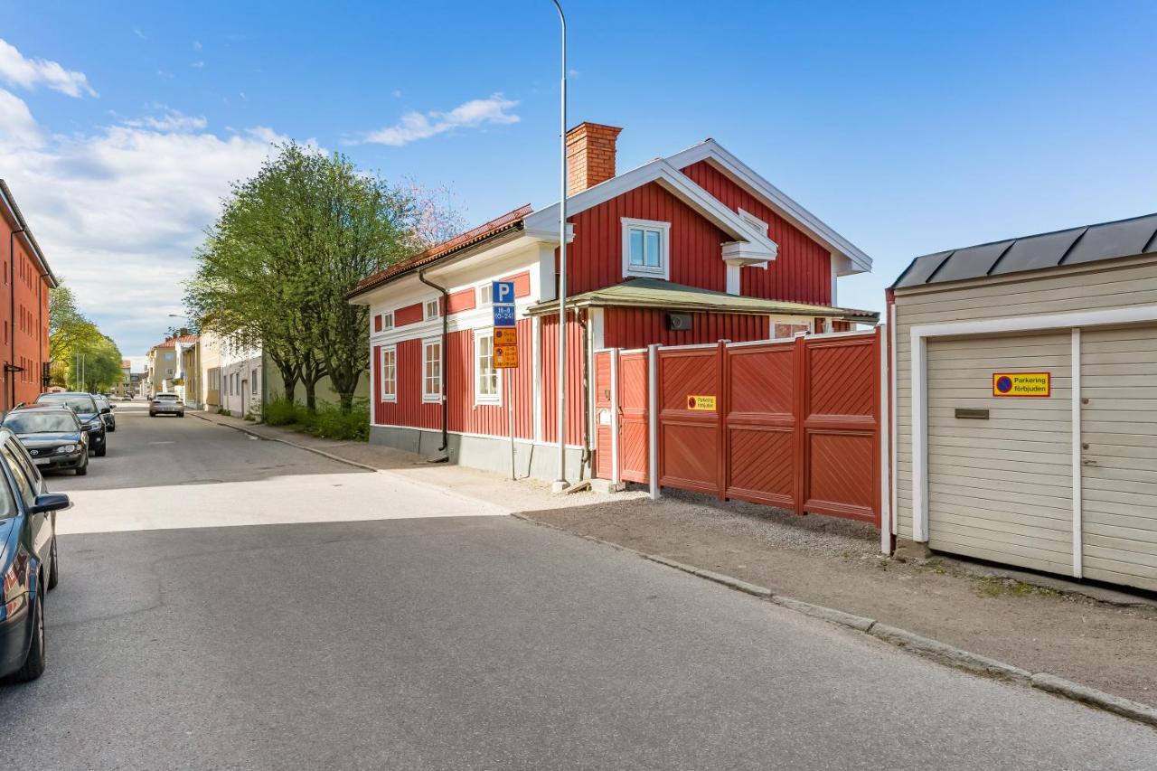 Gardshuset Mitt I Centrala Gaevle エクステリア 写真